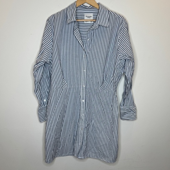 Abercrombie & Fitch Blue and White Casual Button Down Shirt Dress - Picture 3 of 7